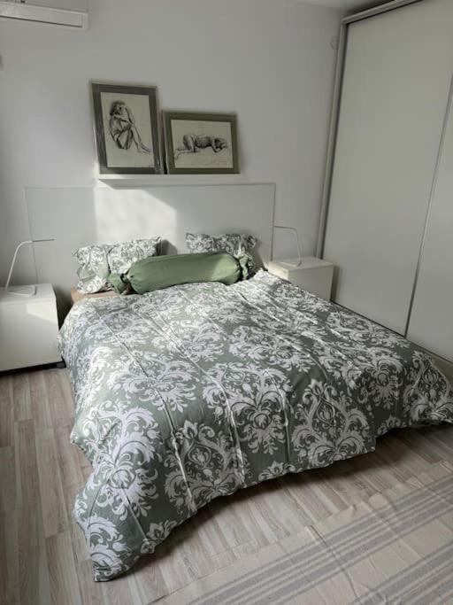 Kazanlak Large Guest House Apartment Near The Center With Full Kitchen & Dining Room, King Beds, Garden Patio, Free Parking & Self Check-In Eksteriør billede